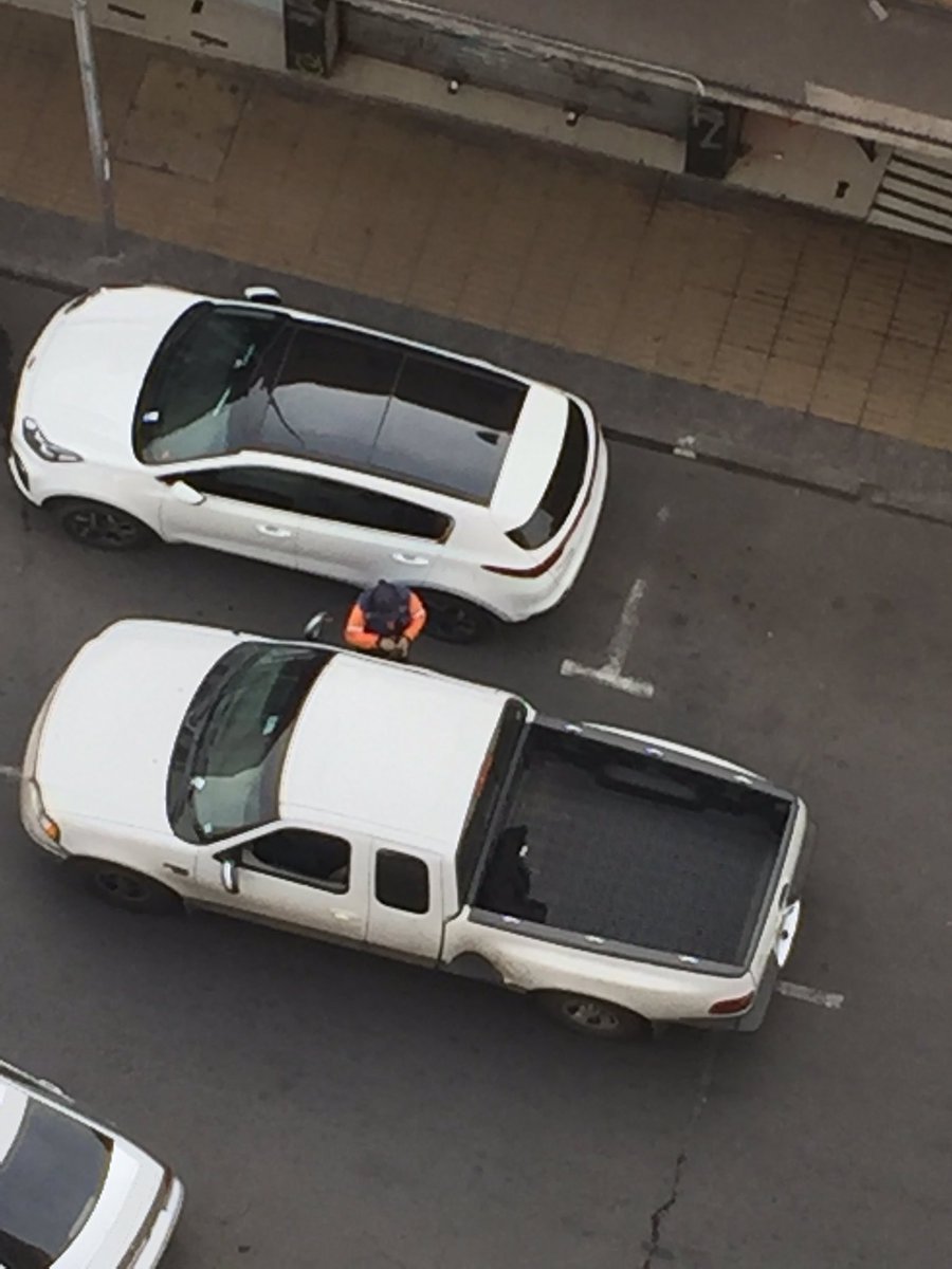heddergood's tweet photo. @Muni_Recoleta La “empresa” de estacionamientos puede seguir cobrando por estos en nuestra comuna? Esto esta pasando en Bellavista con Recoleta.@danieljadue https://t.co/qpUa7fySYG