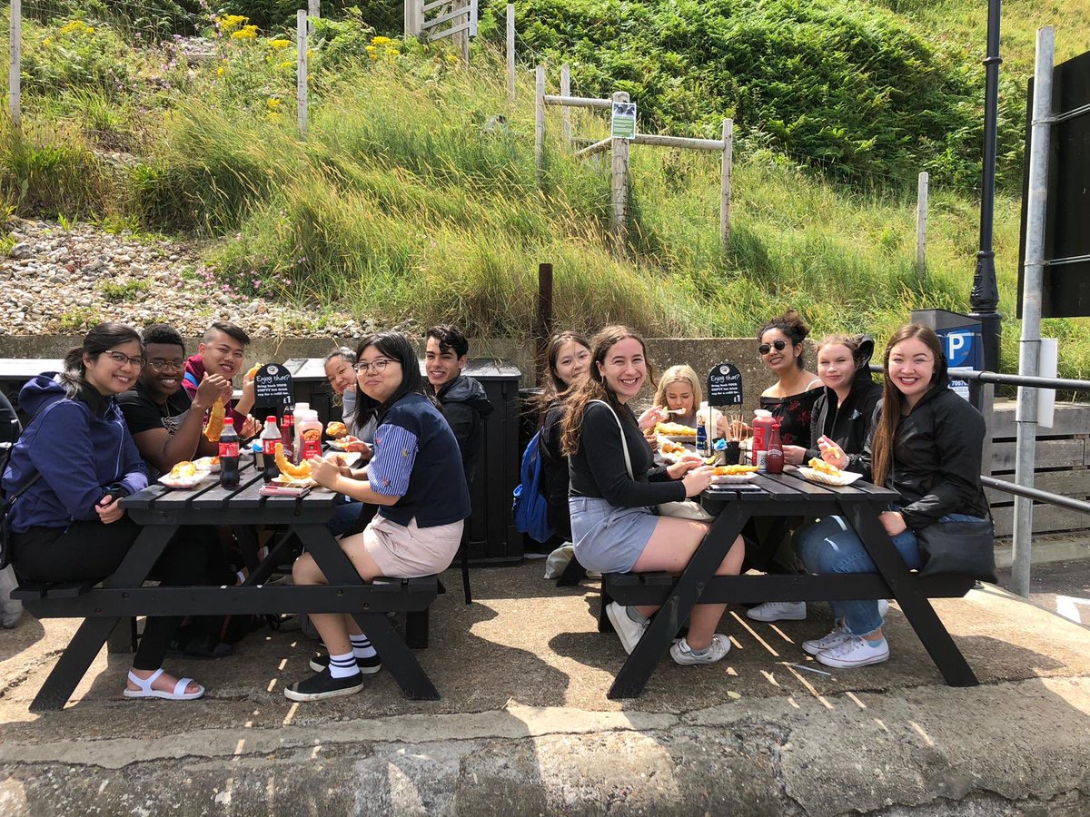 uea_iss's tweet photo. Our Undergraduate International Summer School students are enjoying their social trip to the Great British Seaside! Including seal boat trip to Blakeney Point, fish and chips at Cromer and crabbing from the pier! @uniofeastanglia #ueaiss2019 #norfolkcoast #morstonquay #beansboats https://t.co/cuV0u11Lmd
