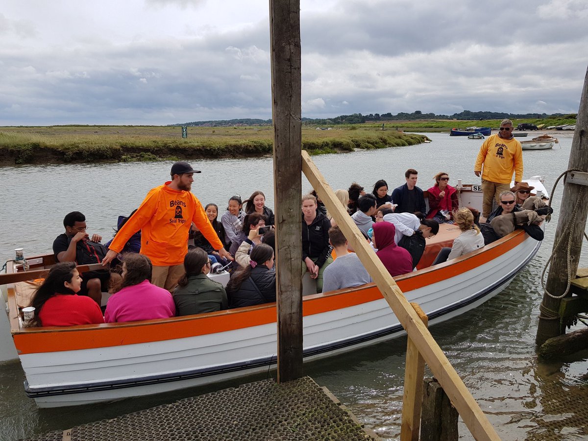 uea_iss's tweet photo. Our Undergraduate International Summer School students are enjoying their social trip to the Great British Seaside! Including seal boat trip to Blakeney Point, fish and chips at Cromer and crabbing from the pier! @uniofeastanglia #ueaiss2019 #norfolkcoast #morstonquay #beansboats https://t.co/cuV0u11Lmd