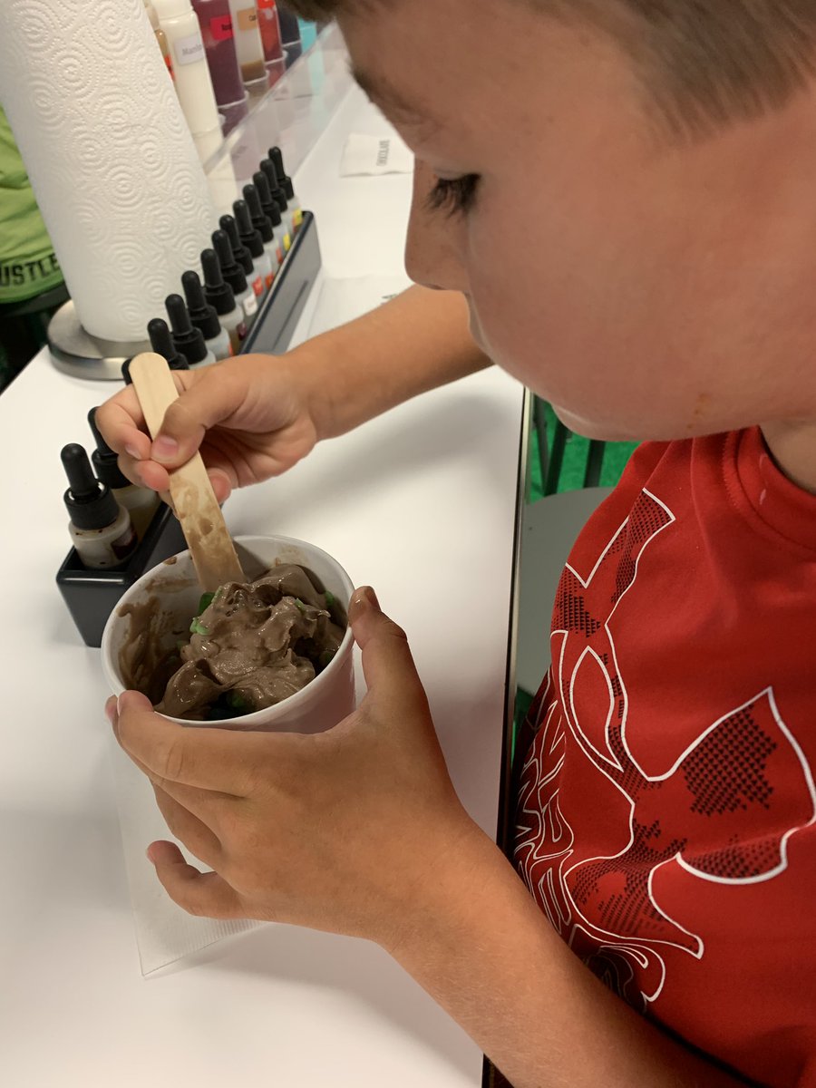 MacKidWChester's tweet photo. Thereโs a 110* heat index but we know how to stay cool ๐ฅถ (and well fed ๐จ) at @turkeyhillexperience #whatanut #hosted https://t.co/tcBGWKt1kD