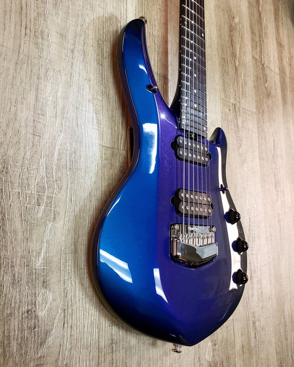 musicstorelive's tweet photo. All hail the royal Majesty! With a mesmerizing Kinetic Blue finish 😯
https://t.co/zBbDfj3uVD
•
•
•
#SeeHearExp #MusicStoreLive #MSL #ErnieBall #MusicMan #JohnPetrucci #Majesty #KineticBlue #DatFinishTho #ElectricGuitar #ToolsForTone #KnowYourTone #GearTalk https://t.co/n5Xg3QlRXW