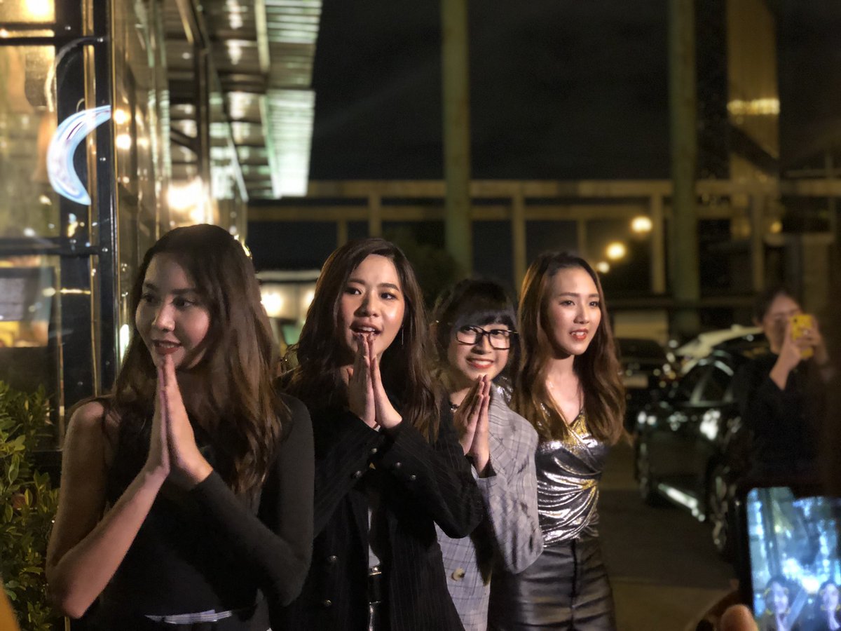 TanapornWan's tweet photo. ดีใจมากนะที่ได้เจอแกวันนี้ ❤️❤️❤️
#Leenam #namaf11 https://t.co/wBCLUWhvLL