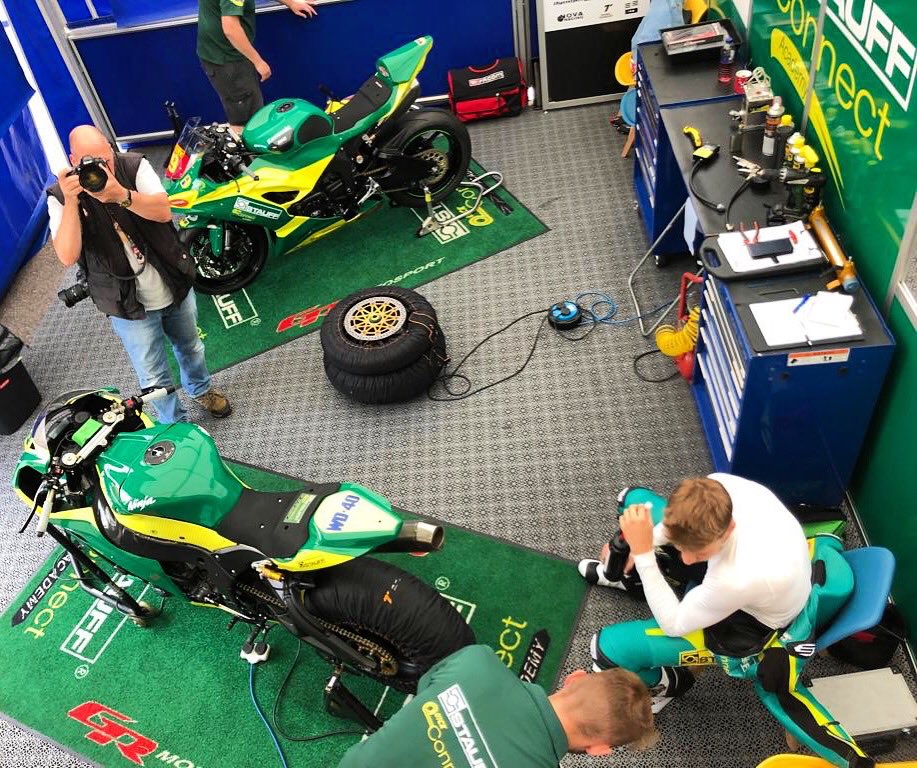 GRMotoSport's tweet photo. Long delay today for the superstock  boys but we're ready to go let's qualify !!!! 
@EemeliLahti #teamwd40 #stauffbike #snettbsb https://t.co/9xF5yDpF5X