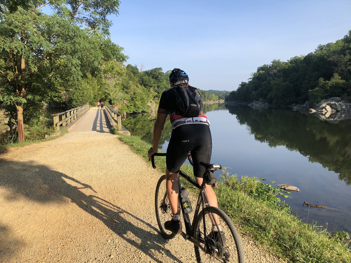 randomduck's tweet photo. How to beat the heat in #bikeDC this sauna weekend: ride early and seek the shade. #CandOTowpath #playingbikes #radlerlife https://t.co/9AKj1jXowp