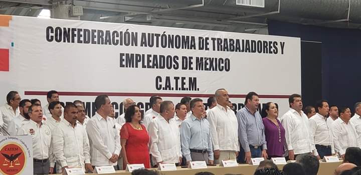 jmfocil's tweet photo. Acudí como invitado a la toma de protesta del comité ejecutivo de la Confederación Autónoma de Empleados de #México CATEM. https://t.co/1w7BwU6xOL