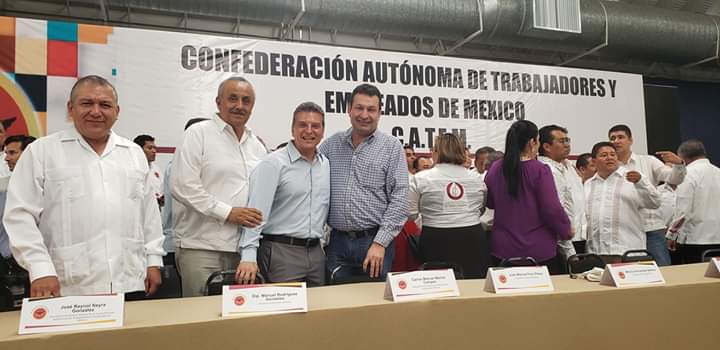 jmfocil's tweet photo. Acudí como invitado a la toma de protesta del comité ejecutivo de la Confederación Autónoma de Empleados de #México CATEM. https://t.co/1w7BwU6xOL