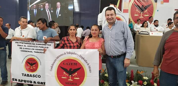 jmfocil's tweet photo. Acudí como invitado a la toma de protesta del comité ejecutivo de la Confederación Autónoma de Empleados de #México CATEM. https://t.co/1w7BwU6xOL