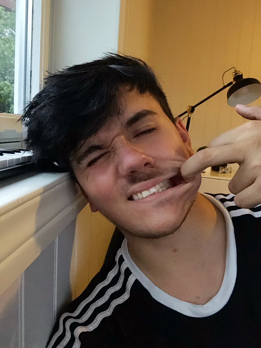 Robin ˣᶜˣ On Twitter Honestly Dying My Hair Black Again Felt