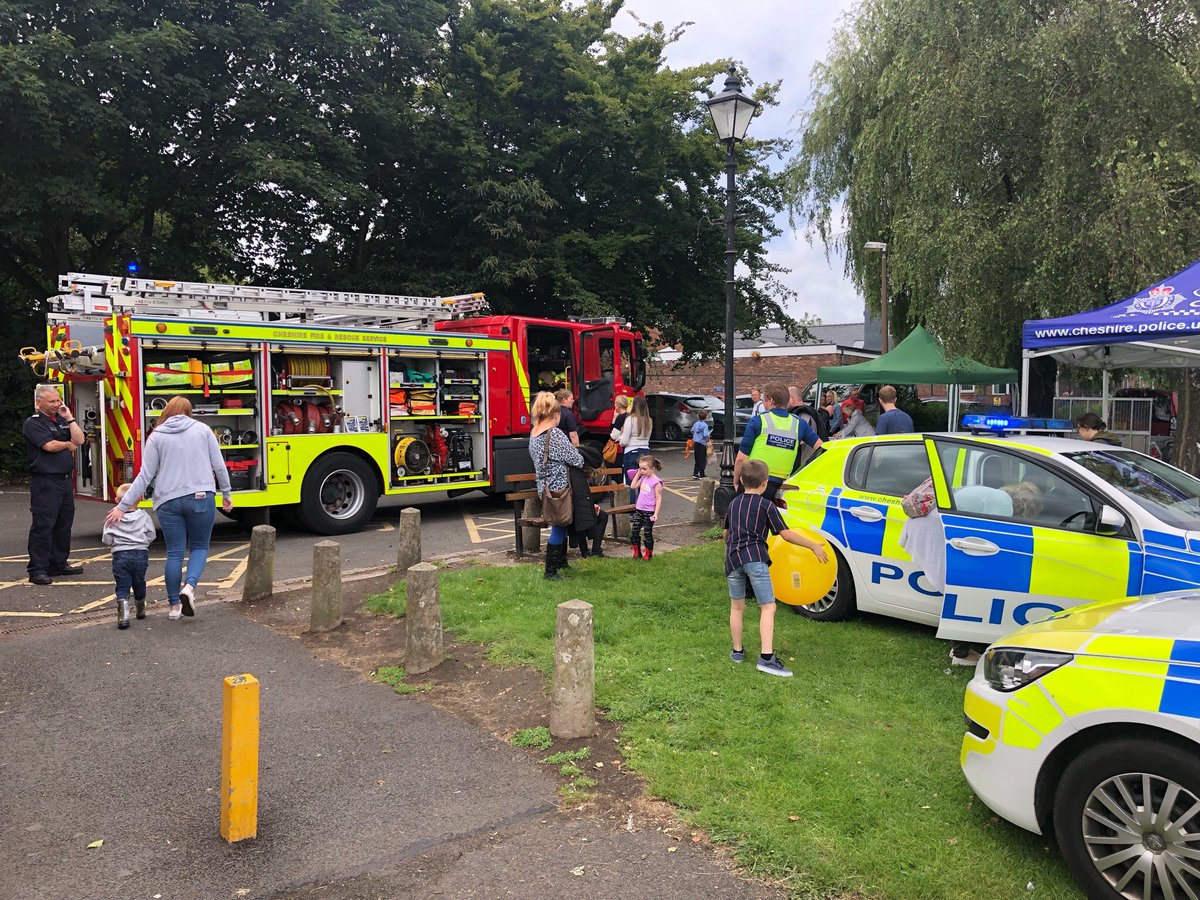 WarrFS's tweet photo. Today White Watch visited @WarringtonRLFC to support @WHHNHS #stepoutforstroke event meeting some courageous people and also @WarringtonMayor, we then went to support @WinwickCarnival showing people the pump and offering #firesafety advice, we even had @wire_wolfie driving. https://t.co/cylUTbzE5p