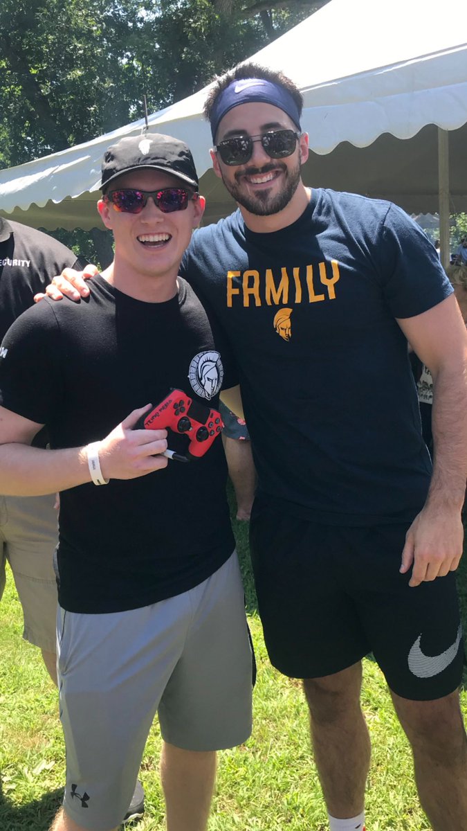 Jenkins_D30's tweet photo. Met two of the GOATS today. Thanks so much for putting on the event! @NICKMERCS @NioRooch #TripodMercs https://t.co/KWSZhQsm0v