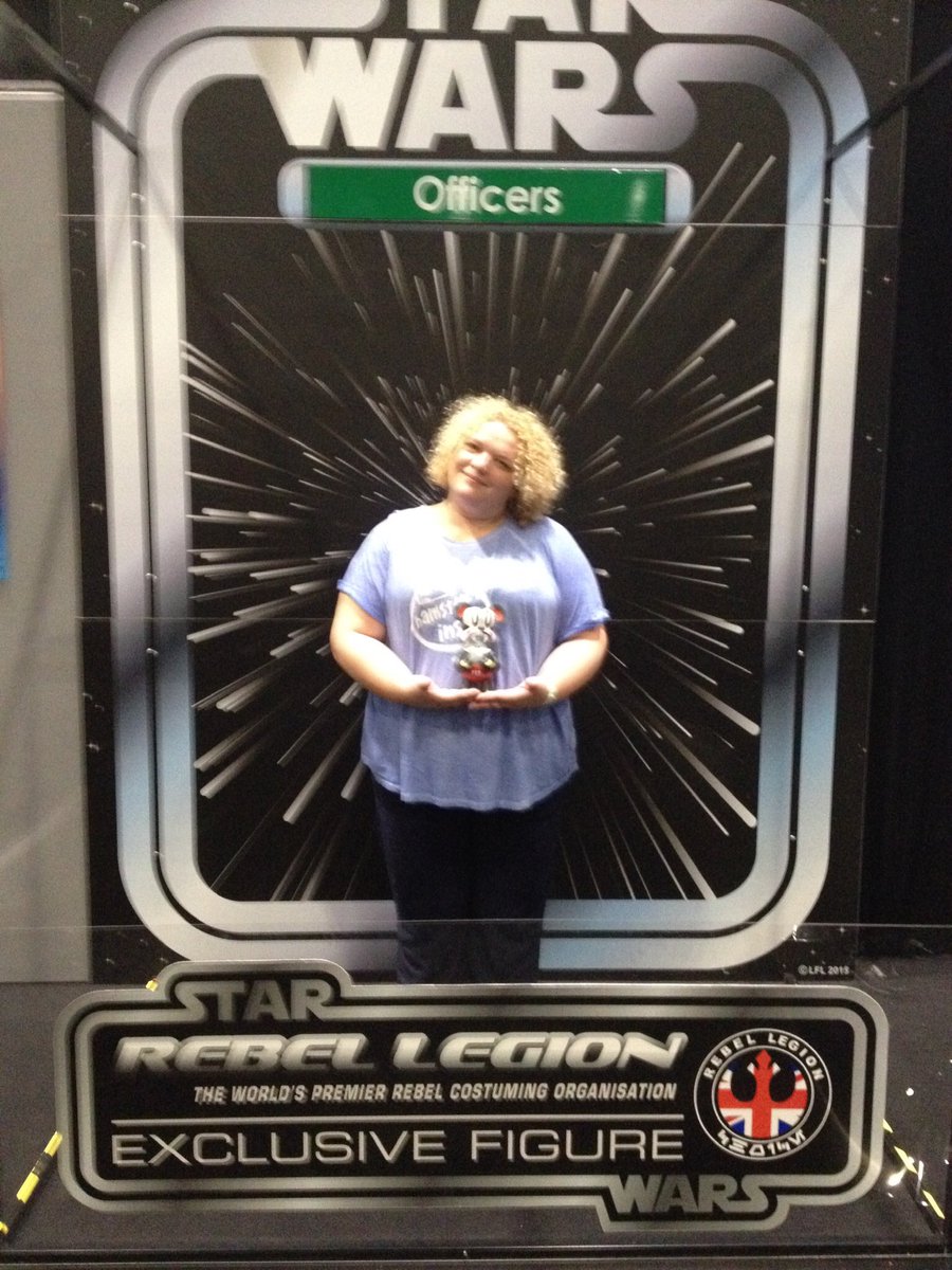 KT_Starkiller's tweet photo. A Happy Birthday to the lovely @Jaydy2007 - What a wonderful time we all had at #SWC2016 #memories #starwars #lavabear @treenahasthaal @mccrory_clare @Clockwork_Ange @rachelcpoet @ItsMarkHamill @NathanHamill https://t.co/WtwTmVaKSI