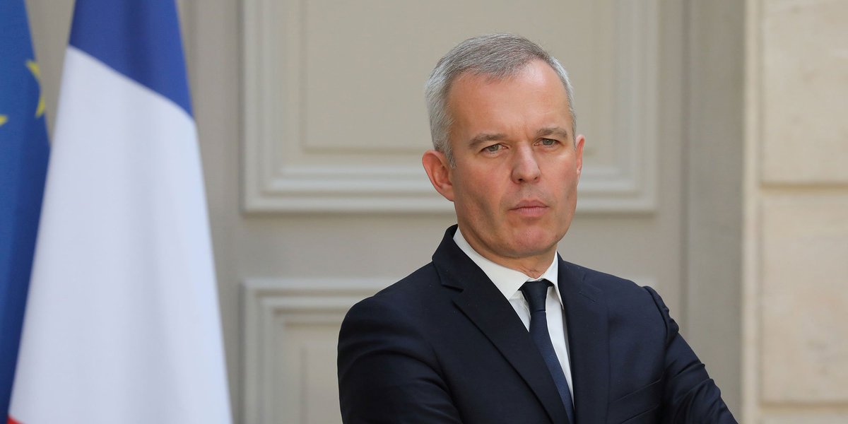 leJDD's tweet photo. François de Rugy est-il parti du gouvernement pour (trois fois) rien? https://t.co/kHd9XzKslk https://t.co/GXZbKhCiyN
