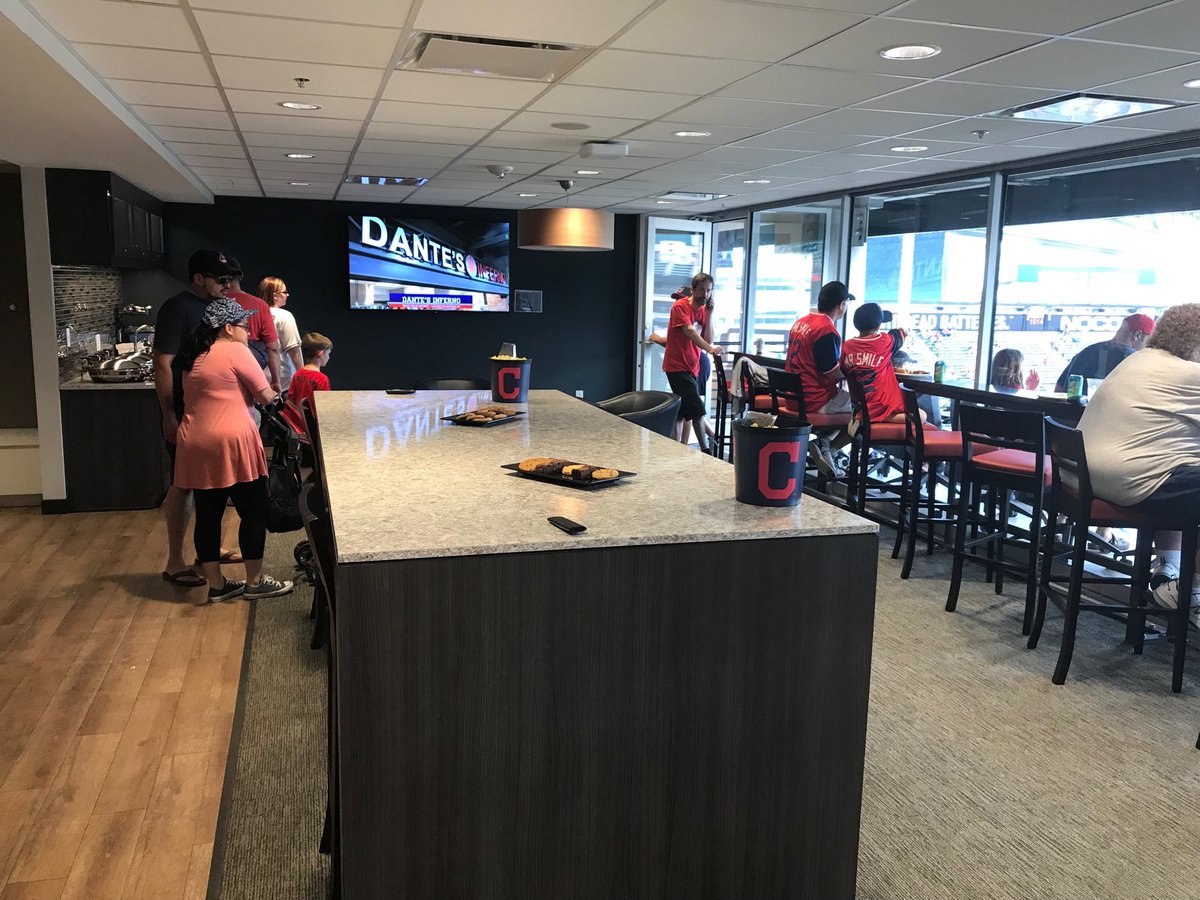 OfficerToth's tweet image. @Indians @keybank This is a BIG Upgrade Thanks for feeding me and letting Shelly &amp;amp; I use the suite to watch the game in the A/C #insidecat 🐈