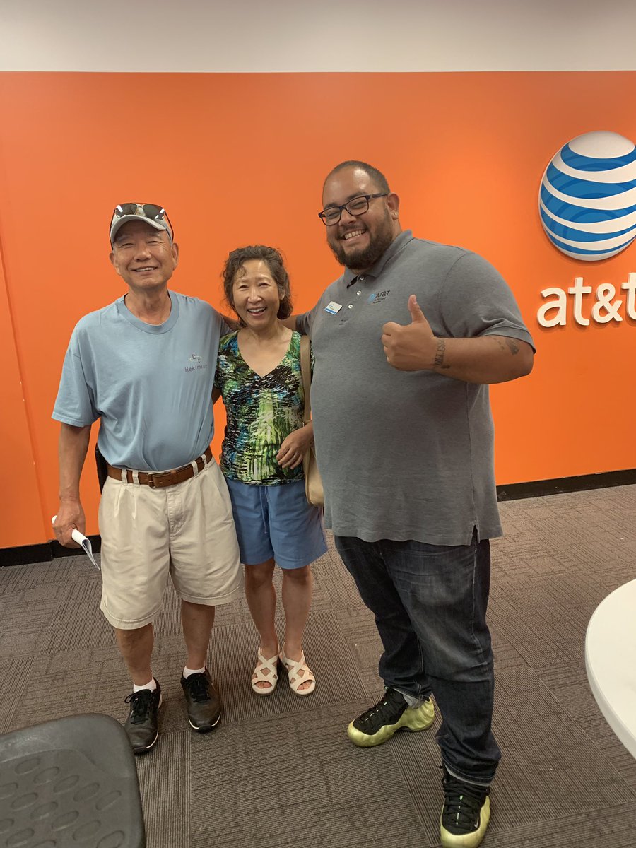 LakeforestAtt's tweet photo. Meet our new Directv customers from Lakeforest #selfignite #portables https://t.co/2QLSkqmq7t