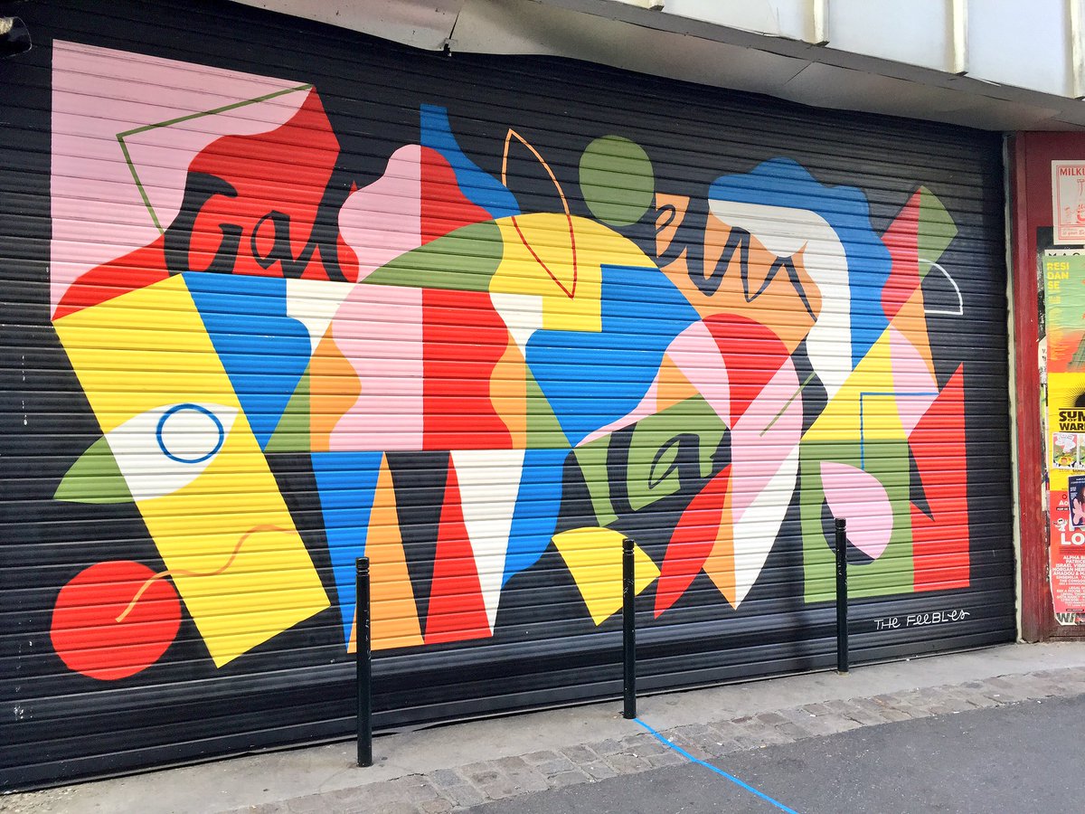 Nanteshype's tweet photo. Apparition d'une ligne bleue 📍place du Pilori / rue de Briord à #Nantes #StreetArt #TheFeebles #LVAN https://t.co/RuTtbcziUj