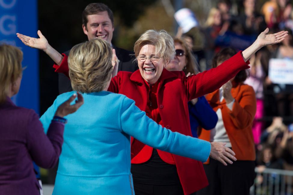88Lucien88's tweet photo. @TheSolarSpirit @ShaunHensleyCA @ThiaBallerina @ewarren It really is, she's such a lowlife - #PocaWarren in red :) https://t.co/M3ytTzpWOH