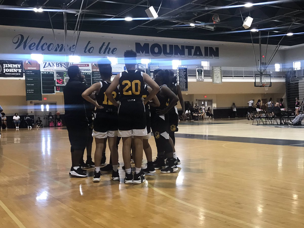Manimal_girls's tweet photo. Opening Day of play at the Southern Showtime down in Atlanta & 2022 Gourp was able to grab a win!! @InsiderExposure #Manimal #wecametoplay #summerislit #Sisterhood #together #noholdingback https://t.co/mZ4r5p1Ko2