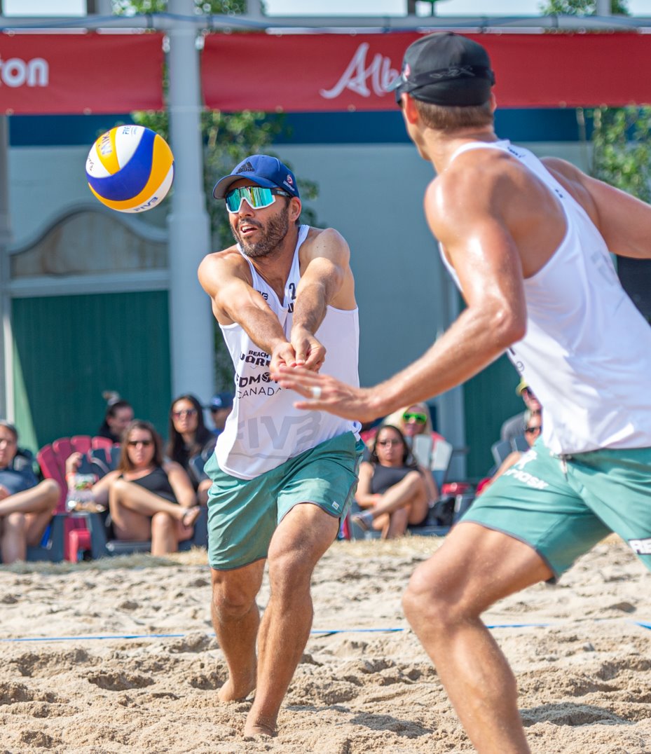 Two U.S. beach teams reach today's semis at FIVB 3⭐️ in Edmonton:

4p PT <a href="/StaffordSlick/">Stafford Slick</a>/<a href="/billyketchallen/">Billy Allen</a> 🇺🇸 vs Beeler/Krattiger SUI 🇨🇭 youtu.be/Kr_jMQmNXw0
6p PT <a href="/EmDay6/">Emily Day</a>/<a href="/BetsiFlint/">Betsi Flint</a> 🇺🇸 v Laird/Palmer AUS 🇦🇺 youtu.be/Lnj-9H52ecs 

<a href="/StaffordSlick/">Stafford Slick</a>/<a href="/billyketchallen/">Billy Allen</a> vs