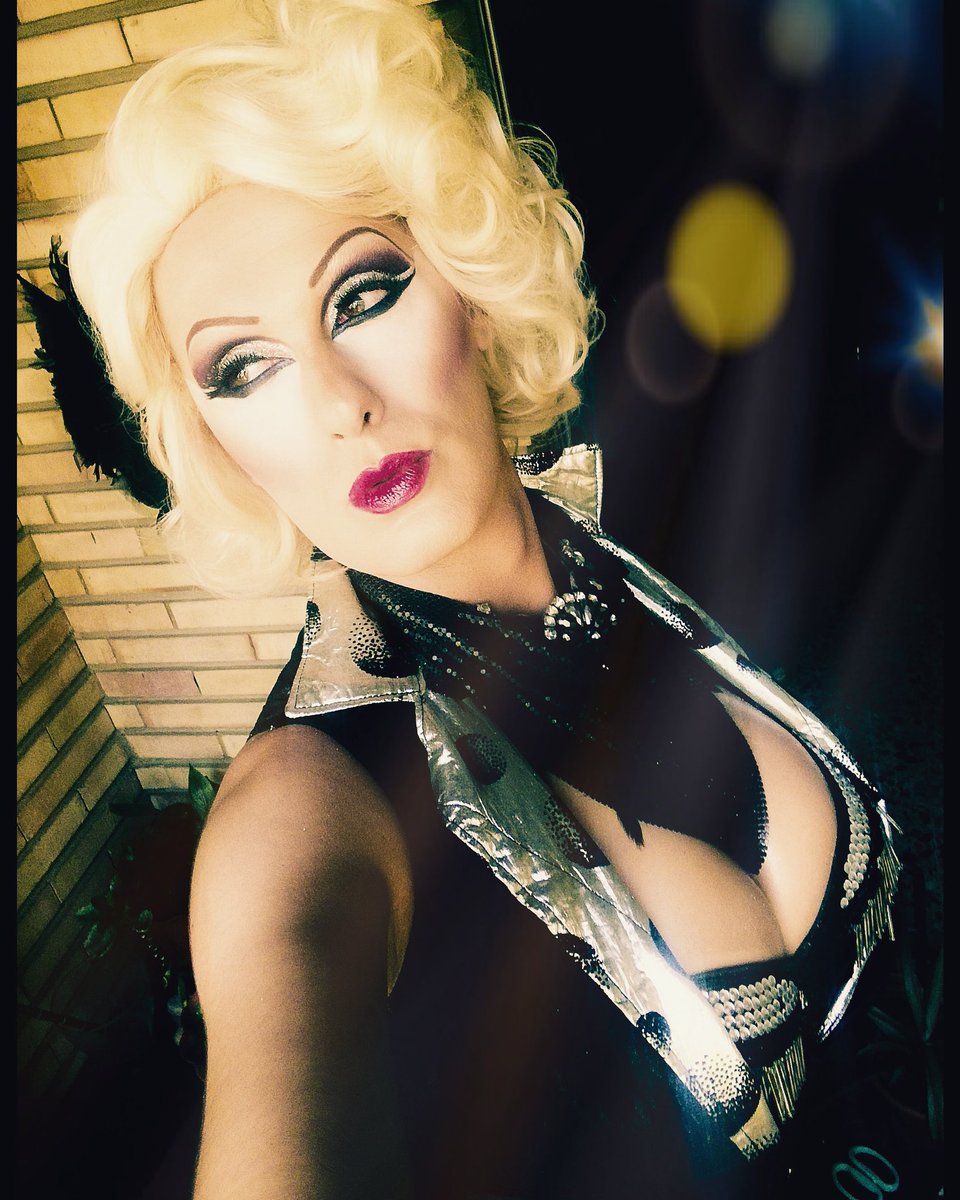 starglamdrag's tweet photo. #dragqueenshow #starglam #show #espectaculo #cantante #magia #dragqueen #show #espectaculo #gay #makeupoftheday #zaragozawalkers #voz #campodecriptana #queen #glamour #musically #pinup #photooftheday #summer #starglamdrag #variedades #throwbackthursdfay #makeup #hair https://t.co/Jl10MUsGQQ