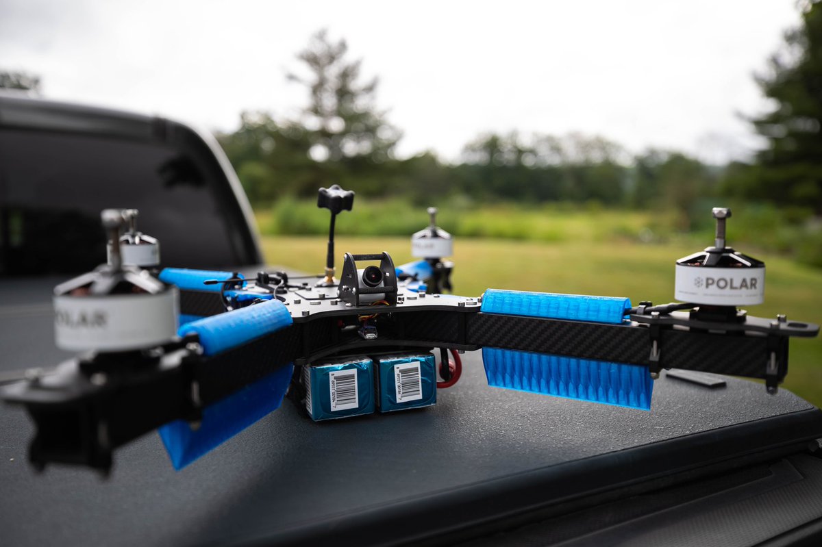 Breaksteel's tweet photo. Another blazing shot of the Beast Class! This came out so good! Need to build another one just to mount on my wall #beastclass #fpv #fpvracing #fpvfreestyle #catalystmachineworks #fpvdrone https://t.co/pDXADnqpBN