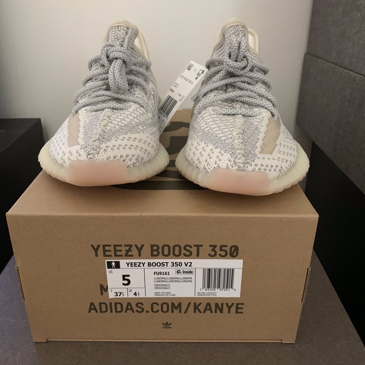 Used Yeezy boost 350 V2 Lundmark size 10 for sale in Seattle