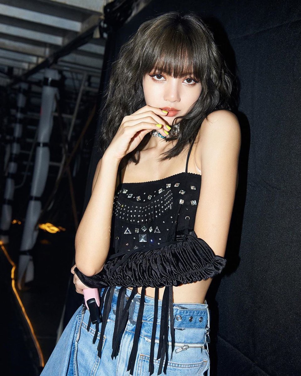 intoblackpivk's tweet photo. #MTVHottest BLACKPINK (@ygofficialblink) https://t.co/UaUkcRlh0W