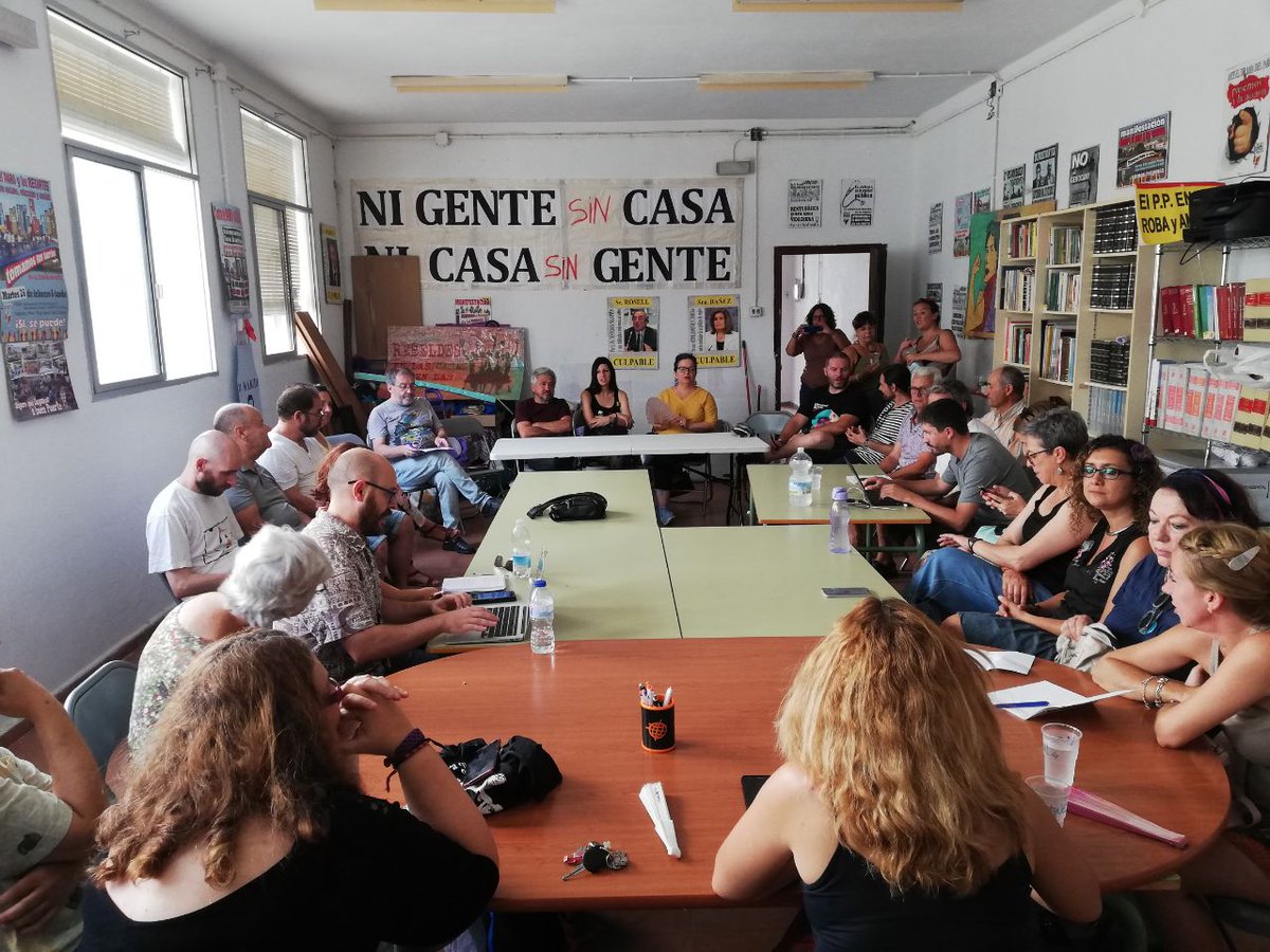 Asamblea de 'munis'  <a href="/LevantemosElPTO/">Levantemos El Puerto</a> <a href="/GanemosJerez/">GanemosJerez - La Confluencia</a> <a href="/mlgAHORA/">Málaga Ahora</a> <a href="/AltoAragonComun/">Alto Aragón en Común</a> <a href="/santandersp/">Santander sí puede</a> <a href="/aranzadi2015/">Aranzadi</a> <a href="/la_bancada/">Bancada Municipalista</a> <a href="/ganemosaviles/">Avilés En Común</a>