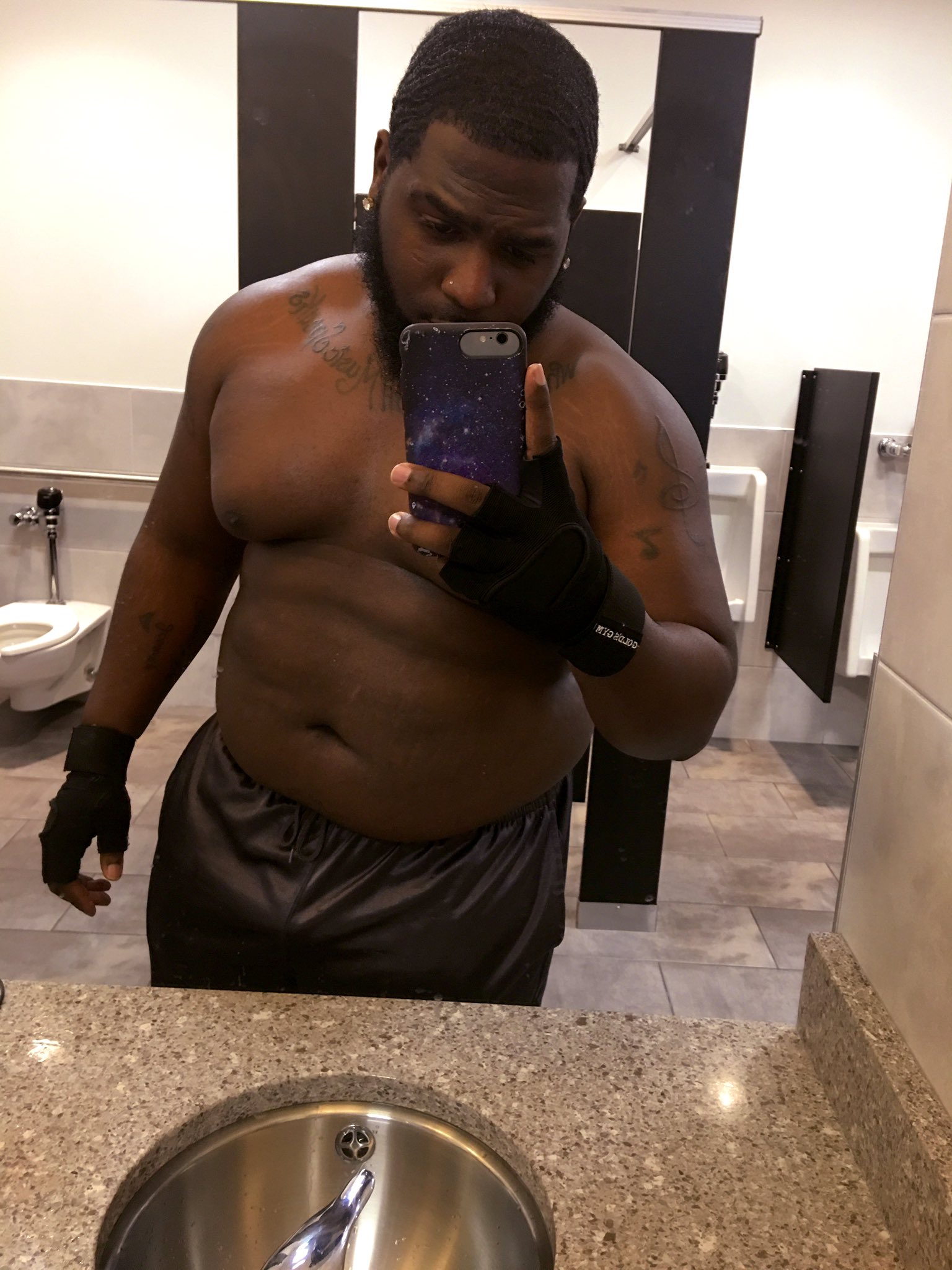It’s a BIG NIGGA THREAD 💪🏾 I’ll start https://t.co/mZ0glYLSYp