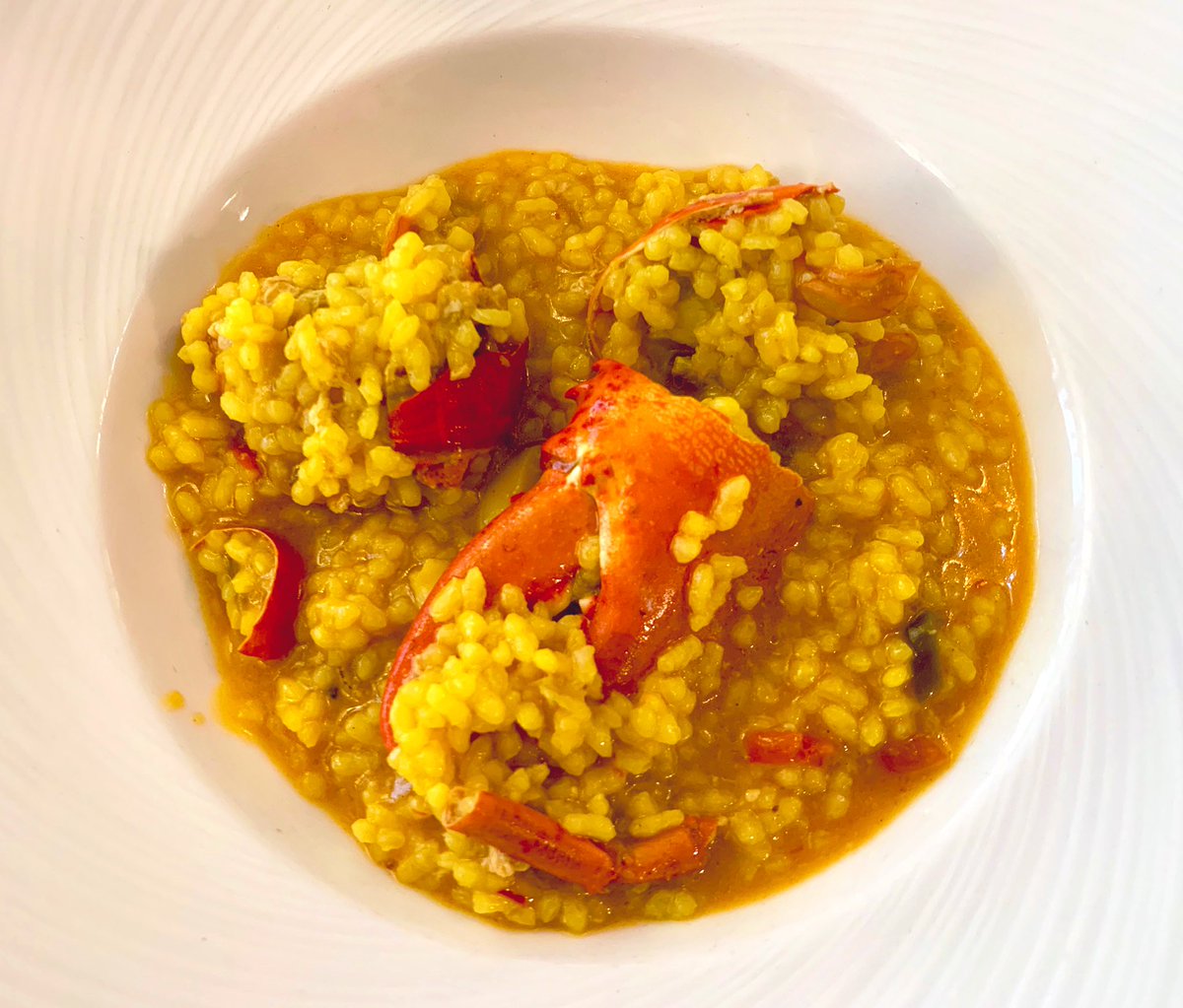 HomarusCC's tweet photo. Algunos de los platos que más recomiendan nuestros clientes:

• 🐙 Pulpo braseado con crema de patata y @pimenton_vera @pimenton_sensa.

• 🦞 Y nuestro arroz caldoso con bogavante.

Dos clásicos irresistibles, también en #verano.

#Gastronomía
#Sabores
#Sensaciones
#HomarusCC https://t.co/u3IrxjMgrf