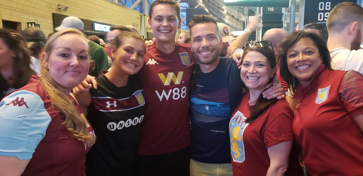 MD Lions club representing in Minnesota! 
#partofthepride 
#villaontour