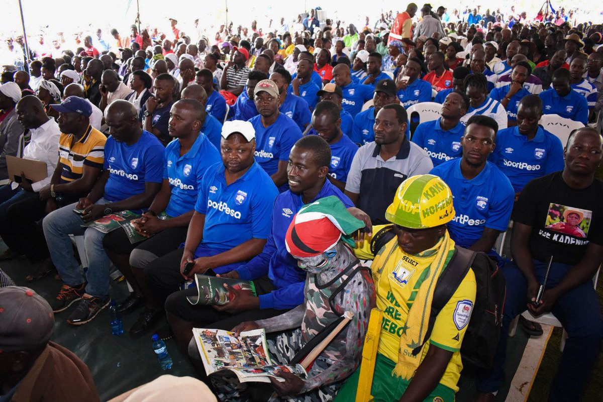 AFCLeopards's tweet photo. Earlier today friends,family ,football lovers, legends , players and AFC Leopards management gathered at Gisambai in Vihiga County for J⚽e Kadenge's final send off
Shine on your way legend
#RIPKadenge
#INGWE https://t.co/jlpmWGwYl2