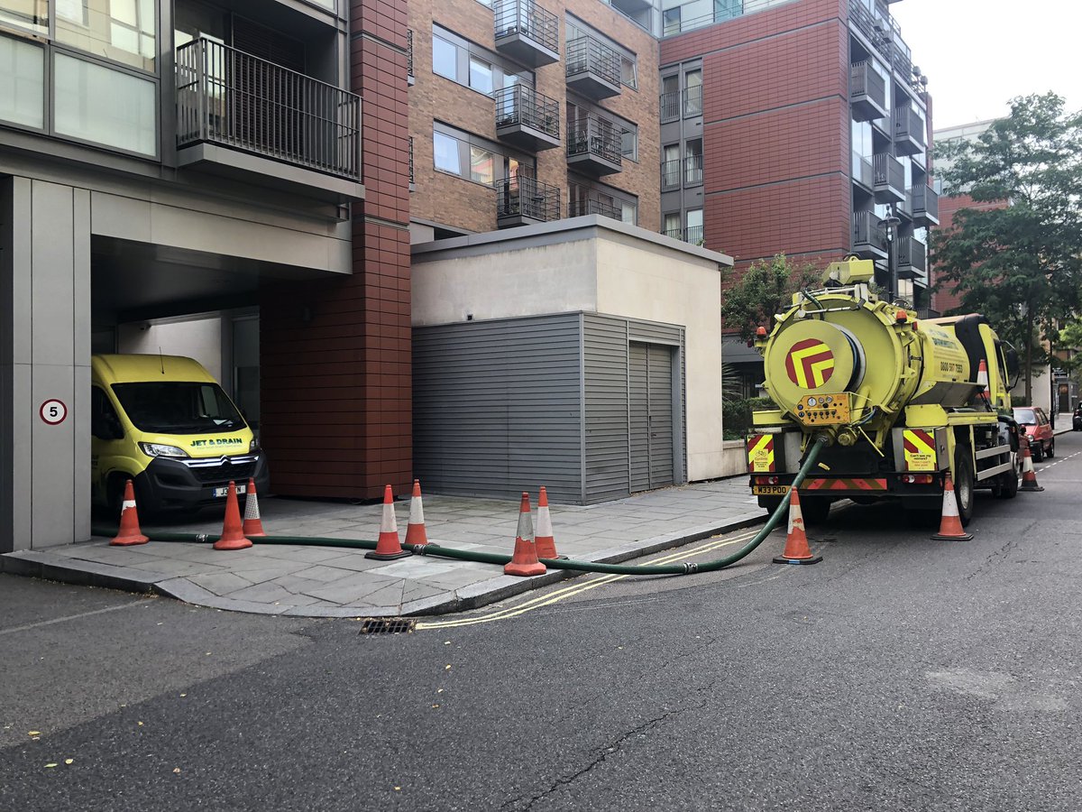 DrainJet's tweet image. Drainage teams out in central London servicing the sewers