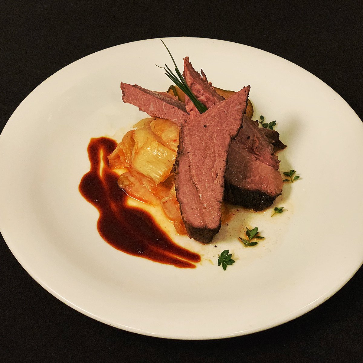 AnovaCulinary's tweet photo. Good times at the ISVA Sous Vide Summit day two! Honored to speak, demo, and hang with hundreds of food nerds. #anovafoodnerd #isva #svsummit https://t.co/OxbBQ9oqhW