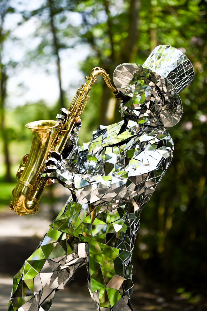 Amazing!!! 🎷🔥🕺🏼 @themirrorsuk #viralmusicuk #themirrorsuk #saxophone #summer #uk