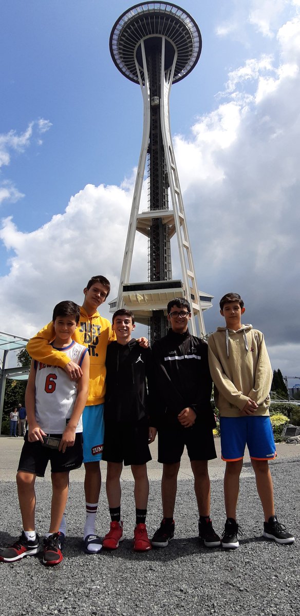 ChesterfieldCen's tweet photo. Ayer viernes, nuestros 5 chicos del campamento de basket en Seattle (y Antonio el tutor) fueron a visitar el Space Needle entre ambas sesiones de entrenamiento. https://t.co/nxF5CljSiF