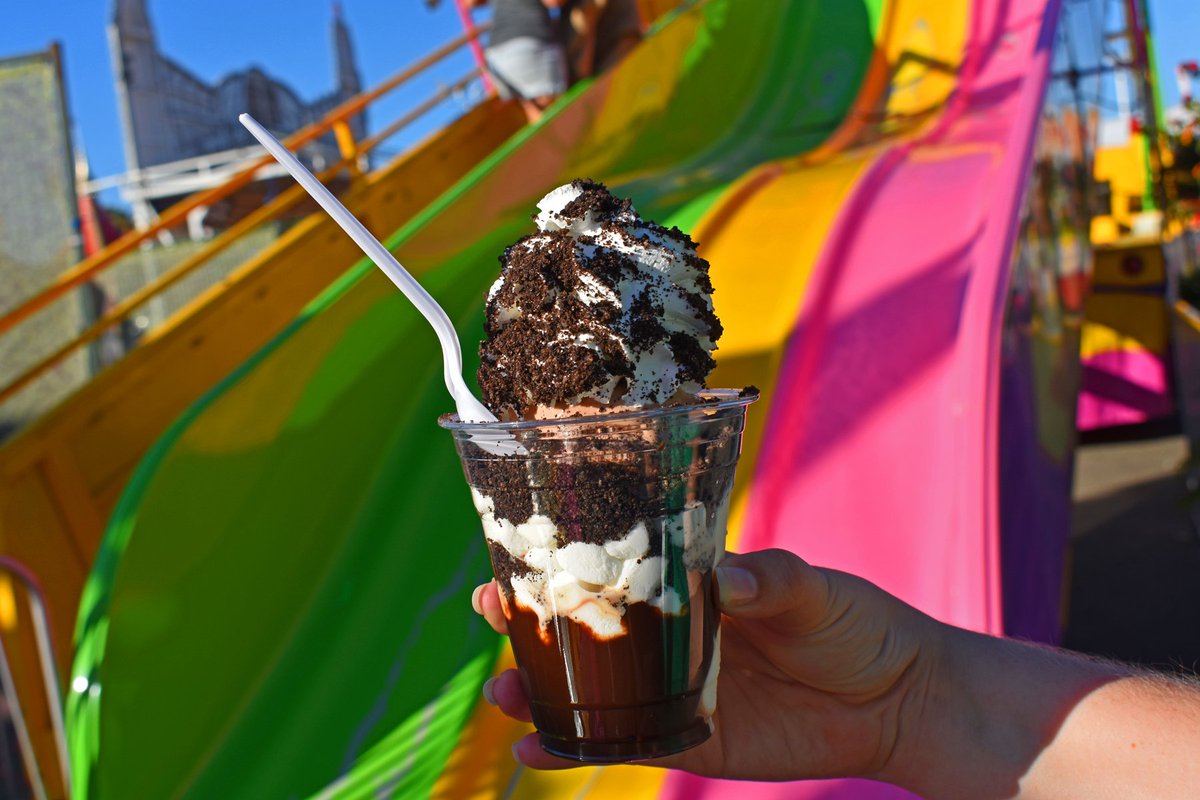 ocfair's tweet photo. It's #NationalIceCreamDay! Celebrate by cooling down with creamy and sweet frozen Fair treats! #OCFairFun #AcresofFun #rcsfun #icecream https://t.co/LoPJolaJUk
