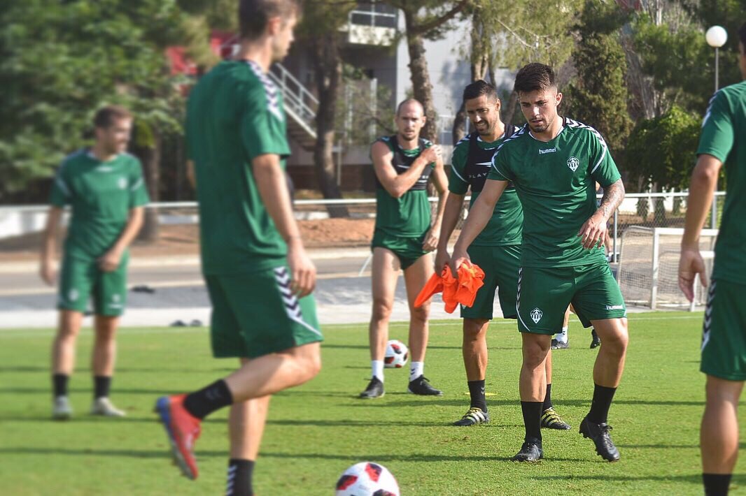 sergimp98's tweet photo. Acabamos la primera semana de pretemporada!! Con ganas de más 💪🏽⚪️⚫️ #PPO @CD_Castellon https://t.co/n5N18RVqrT