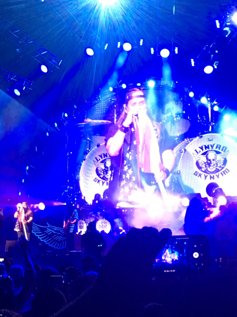 Awesome day yesterday..golfing with some fellow '84 Burnsville Braves <a href="/KilkarneyHills/">Kilkarney Hills</a> and then I headed down to <a href="/ticasino/">Treasure Island</a> for a <a href="/Skynyrd/">Lynyrd Skynyrd</a> concert...doesn't get much better than that!