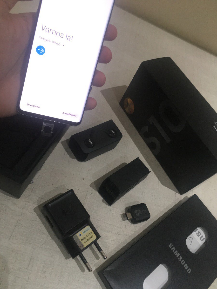 VictorFernandec's tweet photo. #Compreios10 comprei o s10 mt feliz demorou mais chegou https://t.co/32Dk5Tetej
