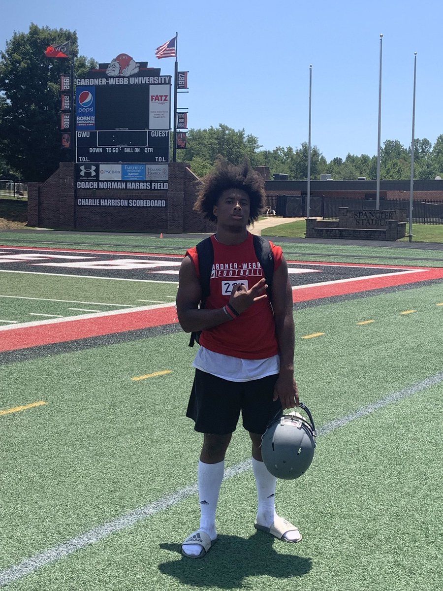 Kalebx22's tweet photo. Had a great time at Gardner-web shout out to @CoachJjLaster @CoachSanders14 @BarbeauLiam @CoachSanders14 https://t.co/wi3PsNKO8I