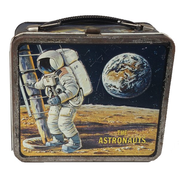 amhistorymuseum's tweet photo. Today in 1969: Neil Armstrong and Buzz Aldrin landed on the moon (and inspired this lunchbox).
Having this lunchbox may have made you the coolest kid in the lunchroom in 1969. In 2019, it helps us explore how a historic event was represented in material culture. #Apollo50 https://t.co/FhsdzxH1cv