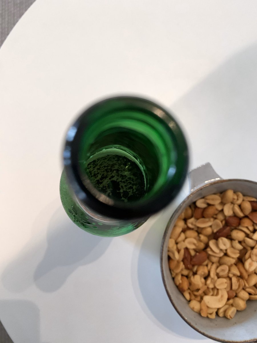 Olloven's tweet photo. Godt at være hjemme ved danske pilsnere igen. 😊🍺🇩🇰 #dagensøl https://t.co/JeP0N33Xul