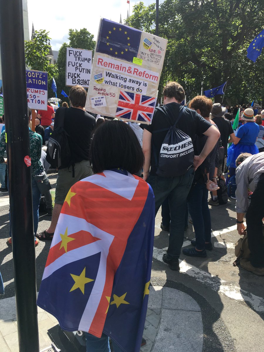 STheukeuparty's tweet photo. #MarchForChange
With talented #EUsupergirl @joelbaccas and so many #Remainers https://t.co/clDqyzwpwR