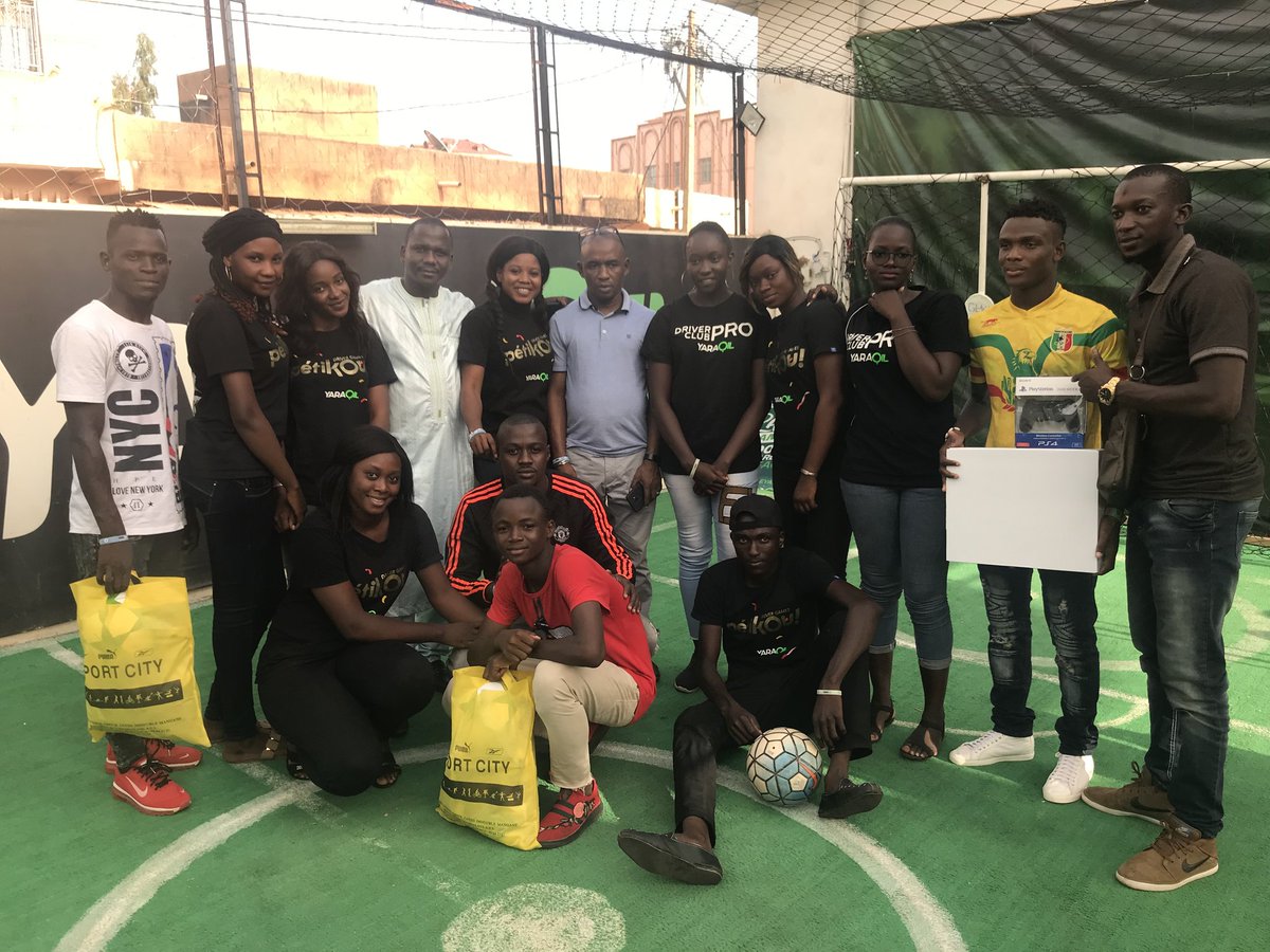 OilYara's tweet photo. [ Petikou ] ⚽️☺⚽️🙂⚽️

Cérémonie de remise de prix 🏆 ce samedi soir aux 3 premiers du #Jonglage au jeux #Petikou de #YaraOil qui s'est terminé en beauté hier vendredi!
 #PerformanceMadeInMali #PetikouChallenge #WorldRecords 
#CAN2019 #AfricaRecords #Challenge #Sport #Football https://t.co/u9WnOhBFYI