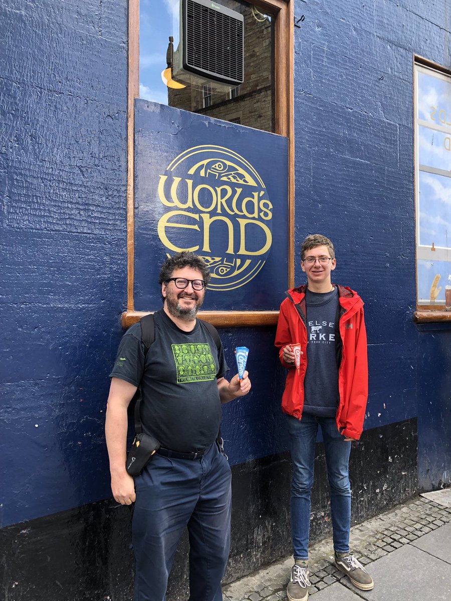 harry_historian's tweet photo. Had lunch at the #WorldsEndPub in Edinburgh. Itβs not the one from the film of the same name, but Jonas and I marked the occasion with Coronettos anyway. #CoronettoTrilogy https://t.co/c7UsjEjXKz