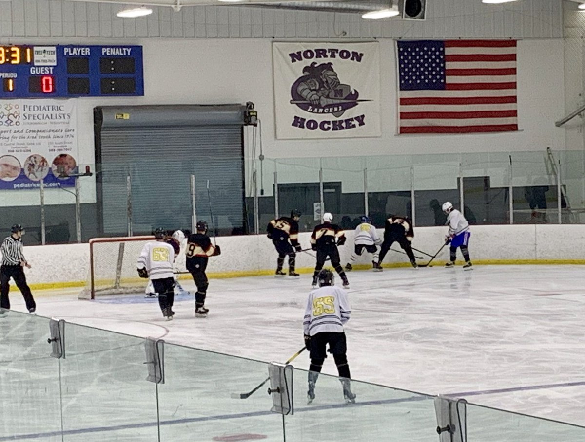 WalterHBrownIV's tweet image. Day 3 #chowdercup Foxboro. Great day to be inside a rink!! 🔥🏒🥅 @_Neutral_Zone @PowerPlayOps @ECWizardsHockey @dmaciuk @SouthShoreKings @Littlerhodyhock