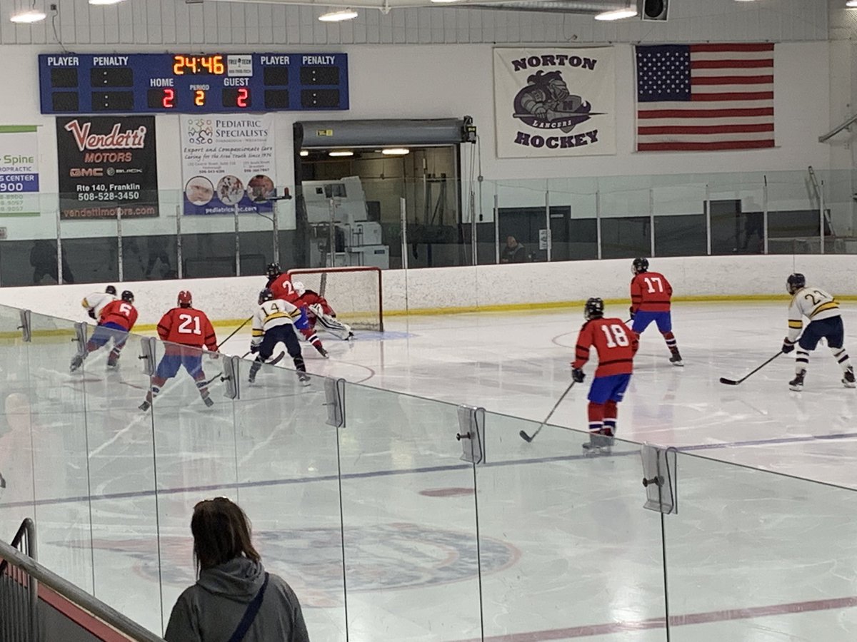 WalterHBrownIV's tweet image. Day 3 #chowdercup Foxboro. Great day to be inside a rink!! 🔥🏒🥅 @_Neutral_Zone @PowerPlayOps @ECWizardsHockey @dmaciuk @SouthShoreKings @Littlerhodyhock