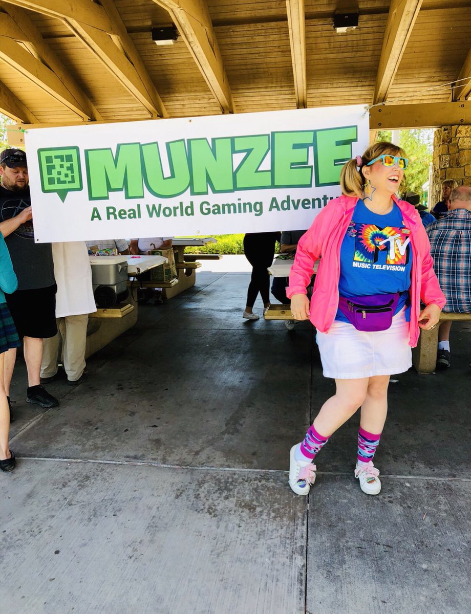 Munzee's tweet photo. The Official California Birthday Bash has been totally rad! 😎 Remember that Magnets are worth up to 5 bouncers for 2 hours up until tomorrow at 23:59 MHQ time PLUS you can pick up 5 packs of magnets in the store! 🧲 #8zees #MunzeeOn #MunzeeFam https://t.co/7hep2wm9mS