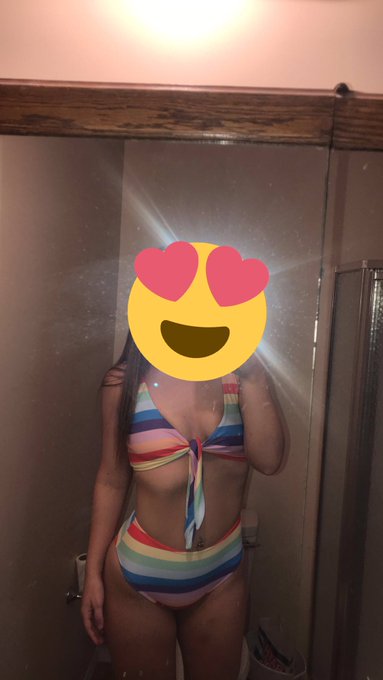 AlexisMaplewood’s pics and videos