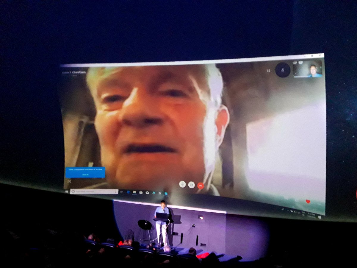 Jean-Loup Chrétien, 1er astronaute français dans l'espace et l'architecte Jacques Rougerie, qui travaille sur l'habitat spatial, en duplex pendant la conférence de Michel Tognini. #Apollo50th #Apollo11